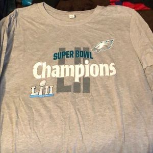 Long sleeve t-shirt.